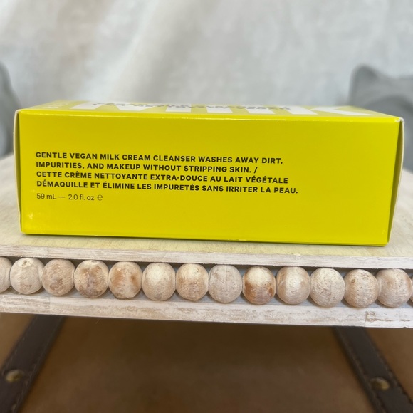 Milk Makeup Vegan Milk Cleanser - Picture 4 of 4